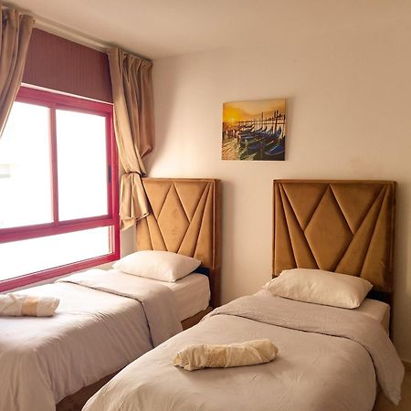 Appartement A Malabata En Face Centre Commercial Megarama & La Gare De Tgv M2 แทนเจียร์ ภายนอก รูปภาพ