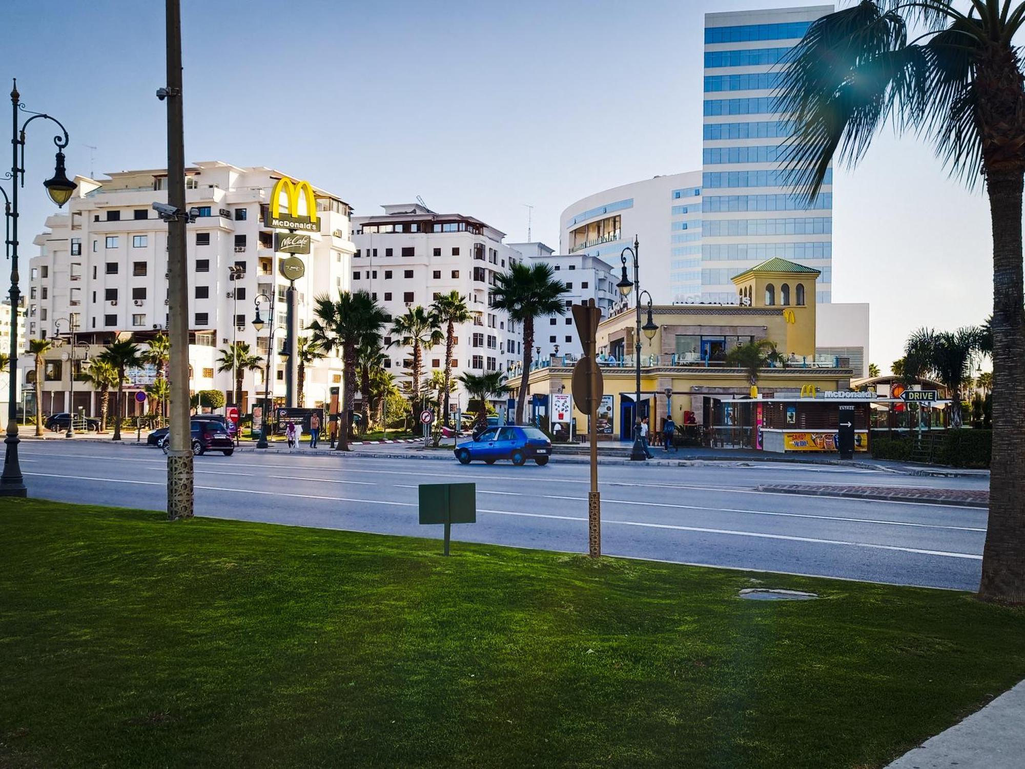 Appartement A Malabata En Face Centre Commercial Megarama & La Gare De Tgv M2 แทนเจียร์ ภายนอก รูปภาพ